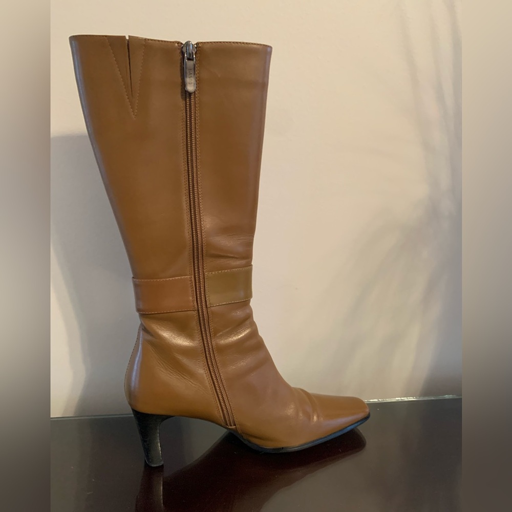 Fashionable Upscale Leather Boots- Lined With Ful… - image 2